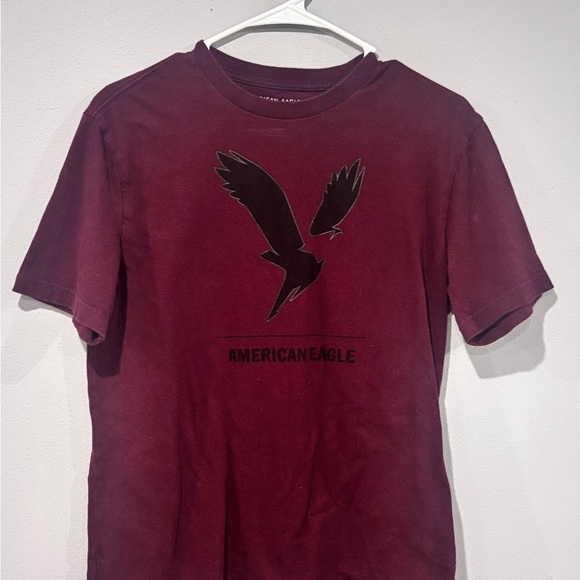 Vintage American Eagle Outfitters Men's Burgundy Tee - Picture 1 of 4
